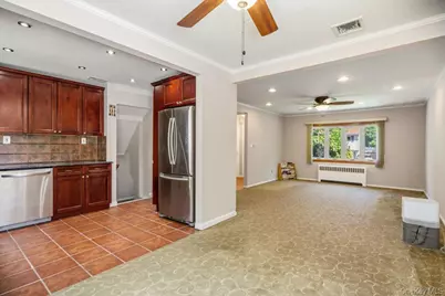 8 Radnor Court, Hicksville, NY 11801 - Photo 10