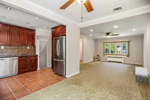 8 Radnor Ct, Hicksville, NY 11801 - Photo 10