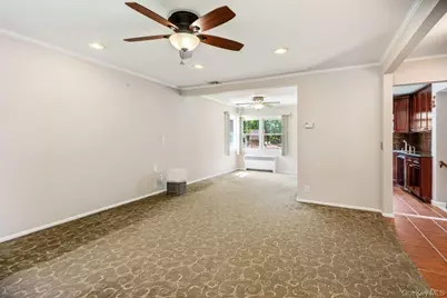 8 Radnor Court, Hicksville, NY 11801 - Photo 6