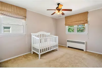8 Radnor Court, Hicksville, NY 11801 - Photo 16