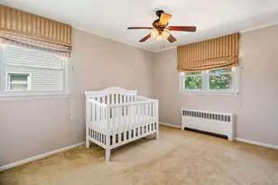 8 Radnor Ct, Hicksville, NY 11801 - Photo 16