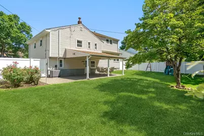 8 Radnor Court, Hicksville, NY 11801 - Photo 28