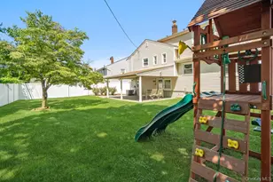 8 Radnor Ct, Hicksville, NY 11801 - Photo 26