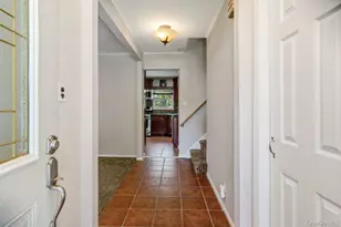8 Radnor Ct, Hicksville, NY 11801 - Photo 4