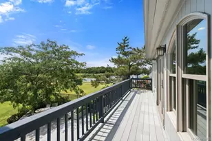 282 Belvedere Dr, Oakdale, NY 11769 - Photo 46