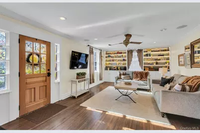 105 Academy Street, Bayport, NY 11705 - Photo 4
