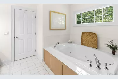 16 Barclay Drive, Sag Harbor, NY 11963 - Photo 18