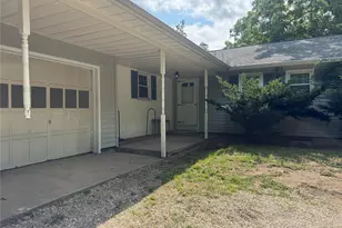 42 E Bartlett Rd, Middle Island, NY 11953 - Photo 2