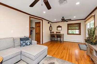 14 Coles Place, Northport, NY 11768 - Photo 12