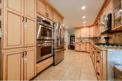 634 Jarvis Avenue, Far Rockaway, NY 11691 - Photo 8