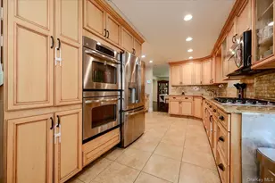 6-34 Jarvis Ave, Far Rockaway, NY 11691 - Photo 8