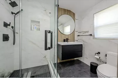 634 Jarvis Avenue, Far Rockaway, NY 11691 - Photo 16