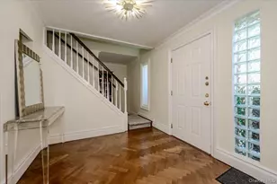 6-34 Jarvis Ave, Far Rockaway, NY 11691 - Photo 2
