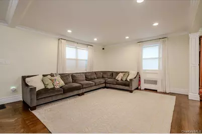 634 Jarvis Avenue, Far Rockaway, NY 11691 - Photo 4