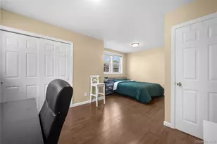 394 Warwick Rd, East Meadow, NY 11554 - Photo 10