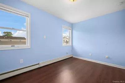 394 Warwick Road, East Meadow, NY 11554 - Photo 16