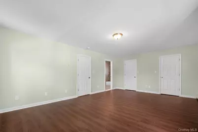394 Warwick Road, East Meadow, NY 11554 - Photo 14