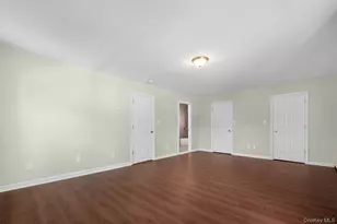 394 Warwick Rd, East Meadow, NY 11554 - Photo 14