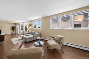 394 Warwick Rd, East Meadow, NY 11554 - Photo 6