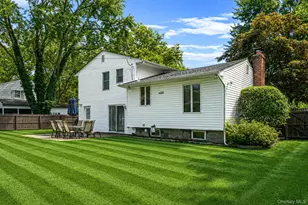 49 Munson Ct, Melville, NY 11747 - Photo 2