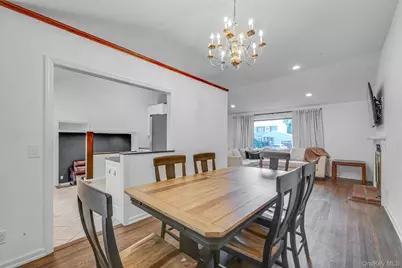49 Munson Court, Melville, NY 11747 - Photo 4