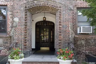 141 Wyckoff Place #4A, Woodmere, NY 11598 - Photo 2