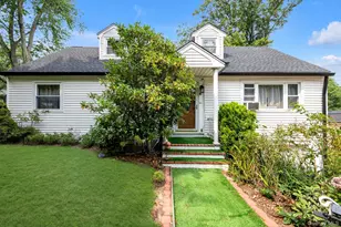 257 Schenck Ave, Great Neck, NY 11021 - Photo 2