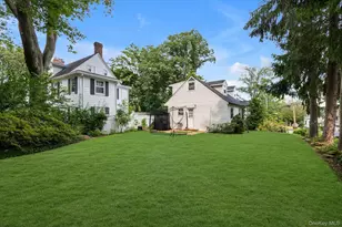 257 Schenck Ave, Great Neck, NY 11021 - Photo 14