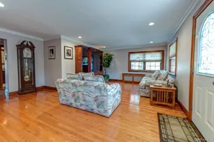 720 Farmers Ave, Bellmore, NY 11710 - Photo 6