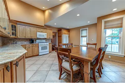 720 Farmers Avenue, Bellmore, NY 11710 - Photo 8
