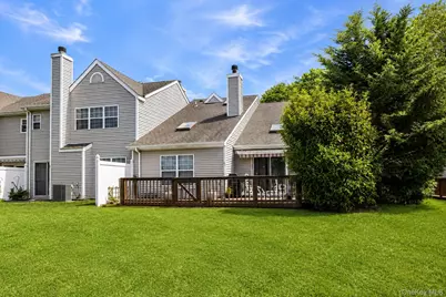 65 Mystic Circle, Bay Shore, NY 11706 - Photo 4