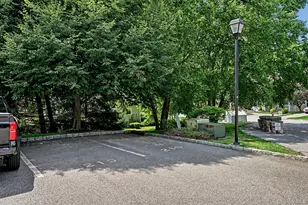 210 Sandpiper Ct, Yorktown Heights, NY 10598 - Photo 2
