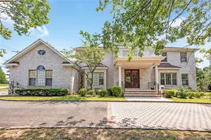 52 Snapdragon Ln, Roslyn Heights, NY 11577 - Photo 4