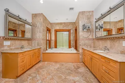 52 Snapdragon Lane, Roslyn Heights, NY 11577 - Photo 22