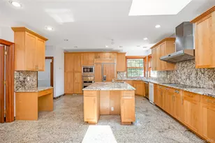 52 Snapdragon Ln, Roslyn Heights, NY 11577 - Photo 16