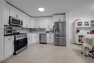 163-14 71st Ave, Fresh Meadows, NY 11365 - Photo 8