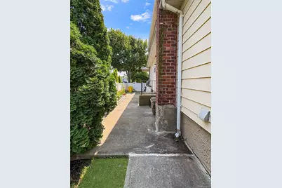 94 Massapequa Avenue, Massapequa, NY 11758 - Photo 38