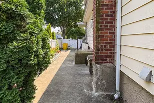 94 Massapequa Ave, Massapequa, NY 11758 - Photo 38