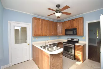 79 Rombout Avenue, Beacon, NY 12508 - Photo 8