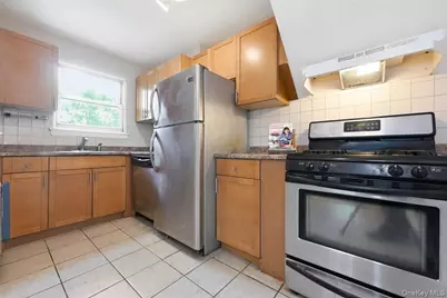 82-75 Langdale Street #103A, Floral Park, NY 11040 - Photo 4