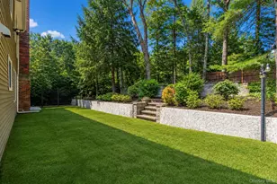 79 Oakside Rd, Smithtown, NY 11787 - Photo 16