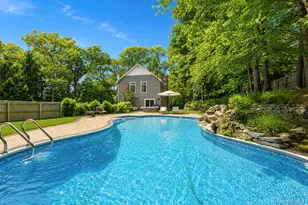79 Oakside Rd, Smithtown, NY 11787 - Photo 10