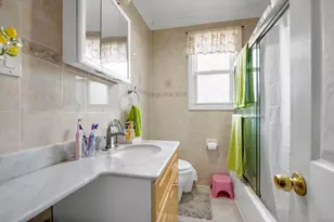 90-34 190th St, Hollis, NY 11423 - Photo 12