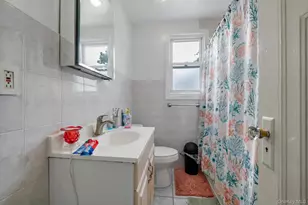 90-34 190th St, Hollis, NY 11423 - Photo 16
