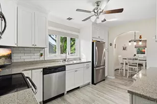 277 Howell Ave, Riverhead, NY 11901 - Photo 6
