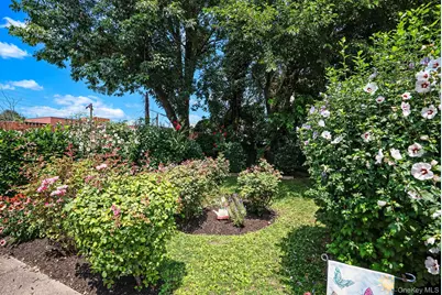 122-15 23rd Avenue, College Point, NY 11356 - Photo 6