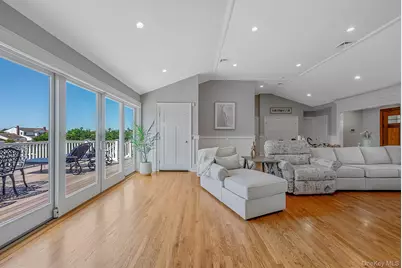 10 Raeburn Court, Babylon, NY 11702 - Photo 14