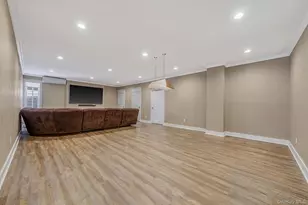 10 Raeburn Ct, Babylon, NY 11702 - Photo 44