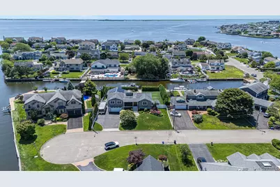 10 Raeburn Court, Babylon, NY 11702 - Photo 4