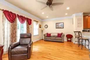 96 Paget Ln, Massapequa, NY 11758 - Photo 4